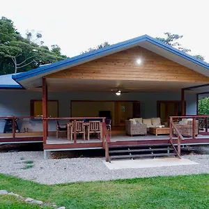 Coconut House Holiday home Cape Tribulation